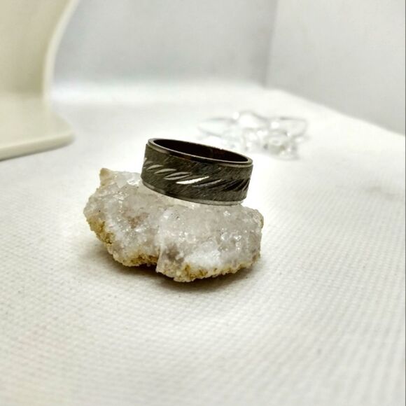 Sterling ring size‎ 7 - Picture 1 of 3